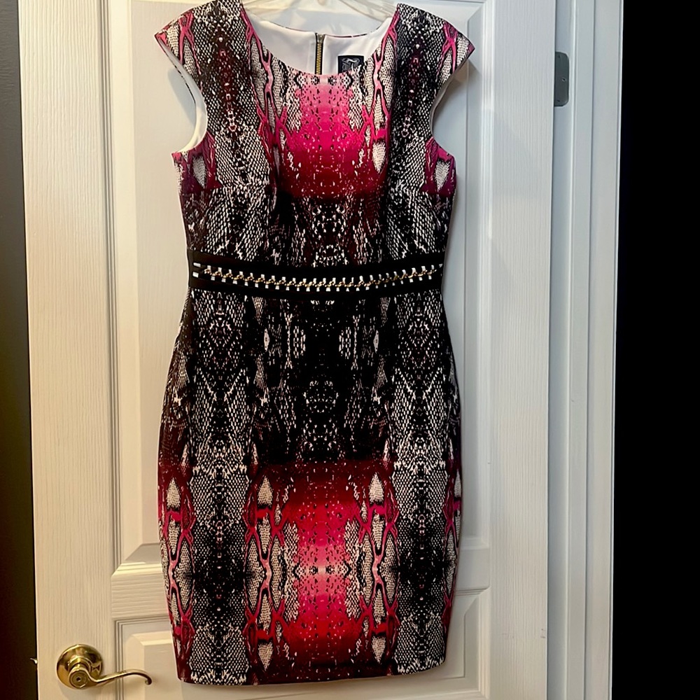Classy pink snake dress size 10